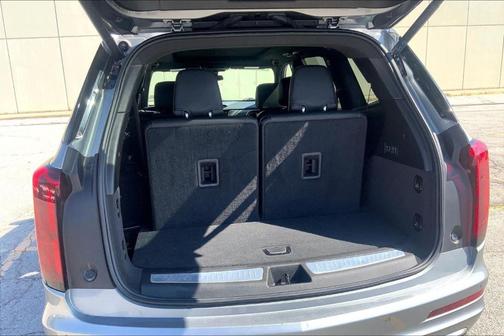 Silver Metallic 2025 Cadillac XT6 Premium Luxury FWD