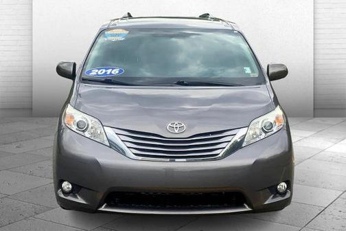 2016 Toyota Sienna XLE