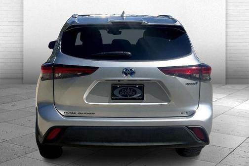 2023 Toyota Highlander Hybrid XLE