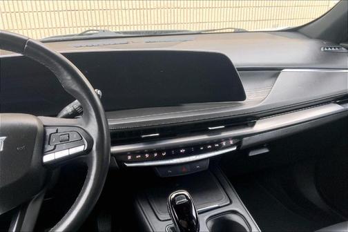 Crystal White Tri-Coat 2024 Cadillac XT4 Premium Luxury