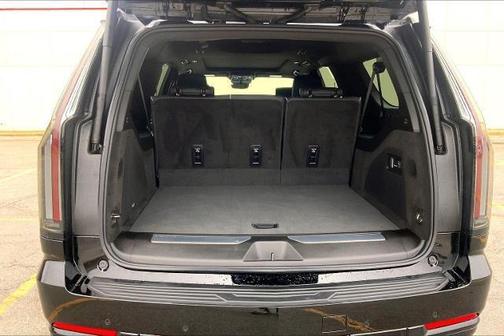 2025 Cadillac Escalade ESV Sport