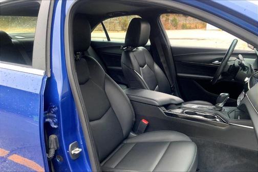 2023 Cadillac CT4 Luxury