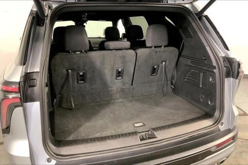 Sterling Gray Metallic 2024 Chevrolet Traverse LT