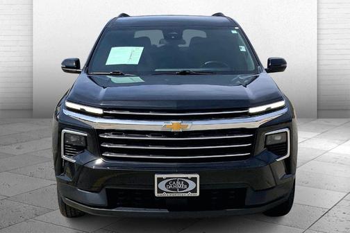 Mosaic Black Metallic 2024 Chevrolet Traverse LT