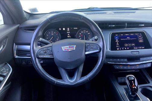 2022 Cadillac XT4 Premium Luxury