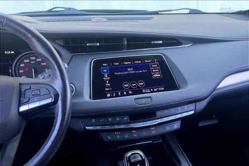 2022 Cadillac XT4 Premium Luxury