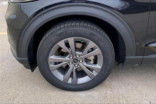 Agate Black Metallic 2023 Ford Explorer XLT
