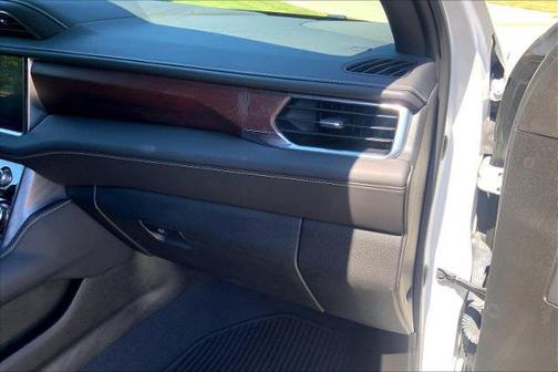 White Frost Tri-Coat 2023 GMC Yukon XL Denali Ultimate