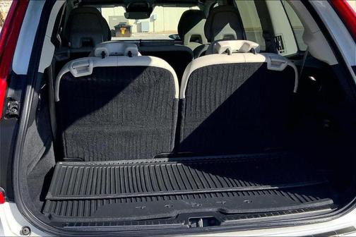 2021 Volvo XC90 T6 Momentum 7 Passenger