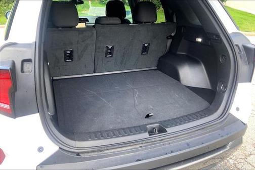 Summit White 2026 GMC Terrain FWD Elevation