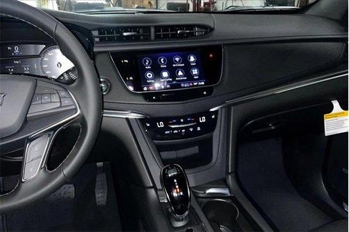 2025 Cadillac XT5 Luxury