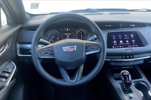 2022 Cadillac XT4 Premium Luxury