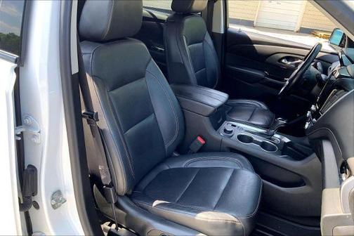 Summit White 2020 Chevrolet Traverse Premier