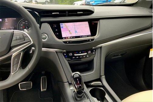 2025 Cadillac XT5 Sport