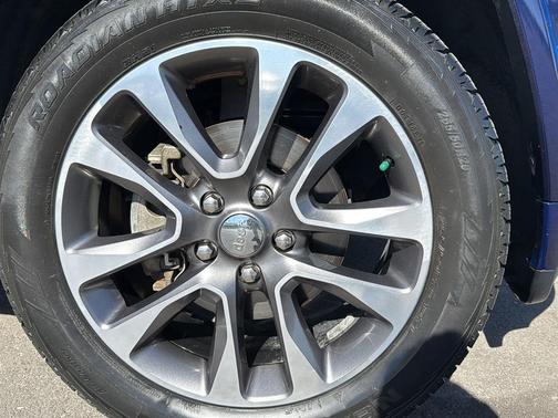 True Blue Pearlcoat 2018 Jeep Grand Cherokee Overland