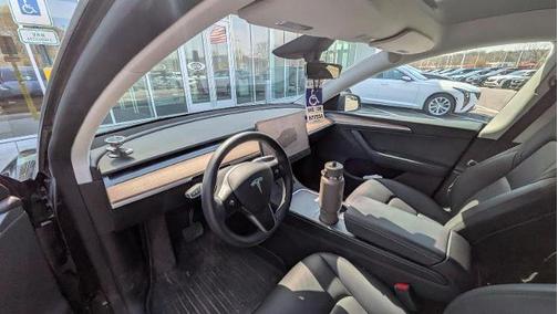 2024 Tesla Model Y Long Range