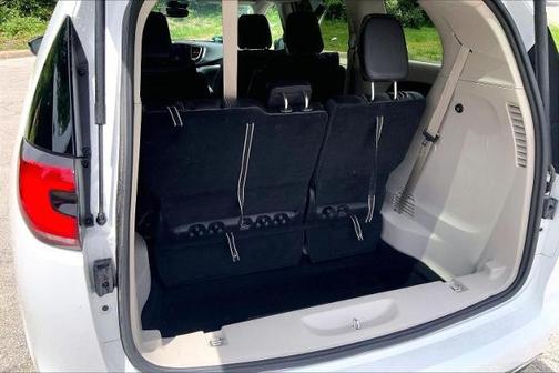 Bright White Clearcoat 2024 Chrysler Pacifica Hybrid Select
