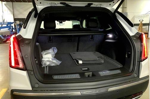 2025 Cadillac XT5 Sport