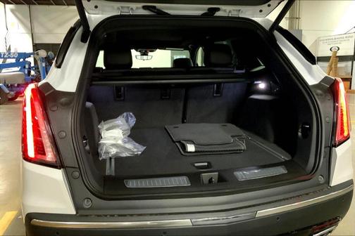 2025 Cadillac XT5 Sport