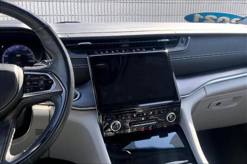 Metallic 2021 Jeep Grand Cherokee L Overland