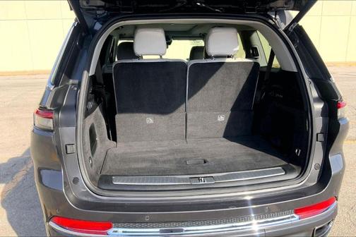 Metallic 2021 Jeep Grand Cherokee L Overland