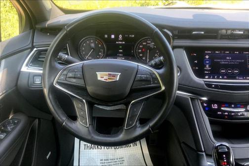 2022 Cadillac XT5 Premium Luxury