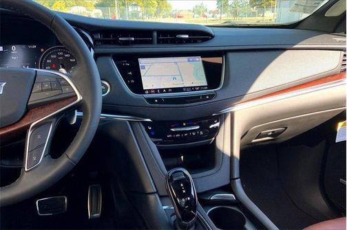2025 Cadillac XT5 Sport