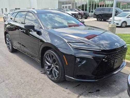 Black 2025 Toyota Crown Signia LIMITED