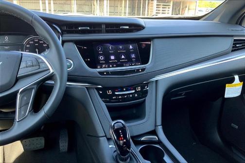 2025 Cadillac XT5 Luxury