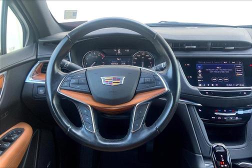 2022 Cadillac XT5 Premium Luxury