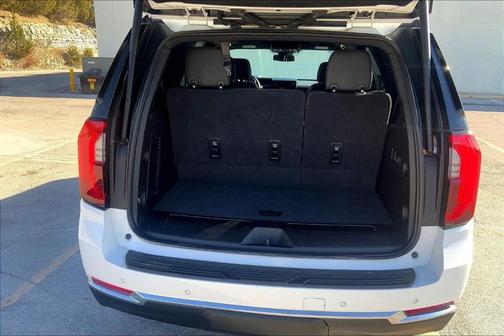 2025 GMC Yukon Elevation