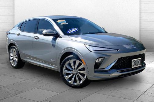 Moonstone Gray Metallic 2025 Buick Envista Avenir