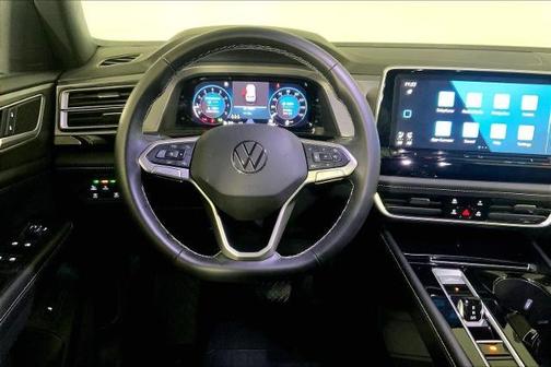 Deep Black Pearl Effect 2025 Volkswagen Atlas Cross Sport 2.0T SE w/Technology