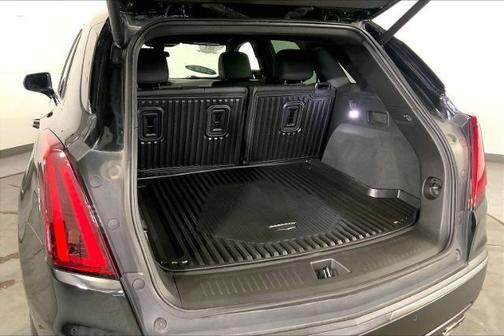 Stellar Black Metallic 2023 Cadillac XT5 Luxury
