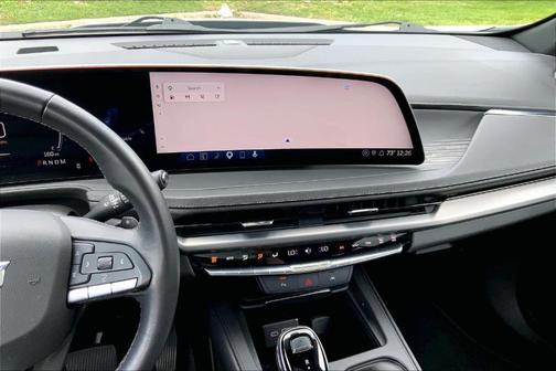 Crystal White Tri-Coat 2025 Cadillac XT4 Premium Luxury