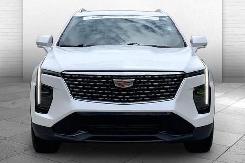 Crystal White Tri-Coat 2025 Cadillac XT4 Premium Luxury