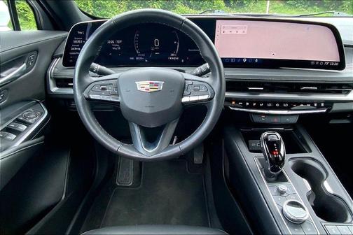 Crystal White Tri-Coat 2025 Cadillac XT4 Premium Luxury