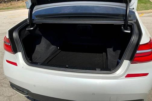 Mineral White Metallic 2019 BMW 750 i xDrive