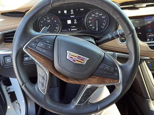 2023 Cadillac XT5 Sport