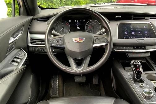 2021 Cadillac XT4 Premium Luxury