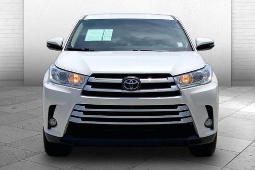 Blizzard Pearl 2019 Toyota Highlander LE Plus