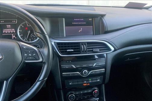 2018 INFINITI QX30 Luxury