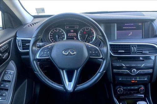 2018 INFINITI QX30 Luxury