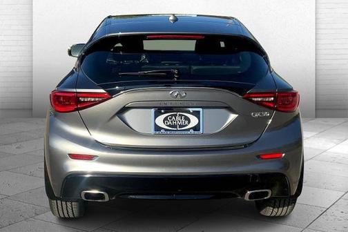 2018 INFINITI QX30 Luxury