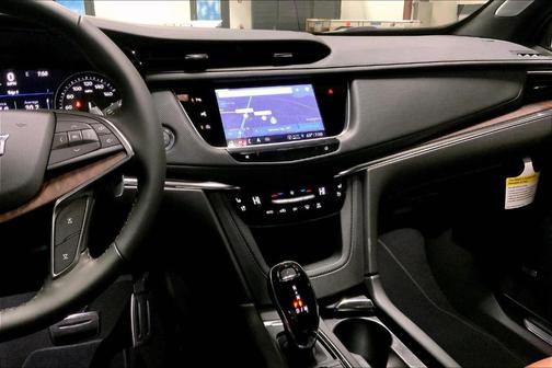 2025 Cadillac XT5 Sport