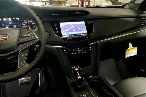 2025 Cadillac XT5 Sport