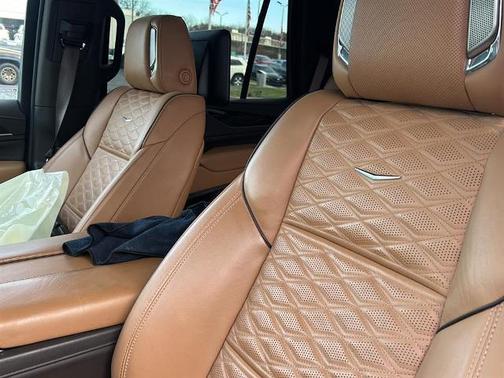 2024 Cadillac Escalade Sport