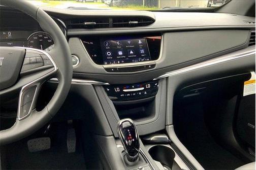 2025 Cadillac XT5 Luxury