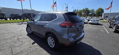 Gun Metallic 2018 Nissan Rogue SV
