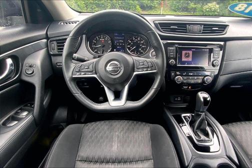Gun Metallic 2018 Nissan Rogue SV